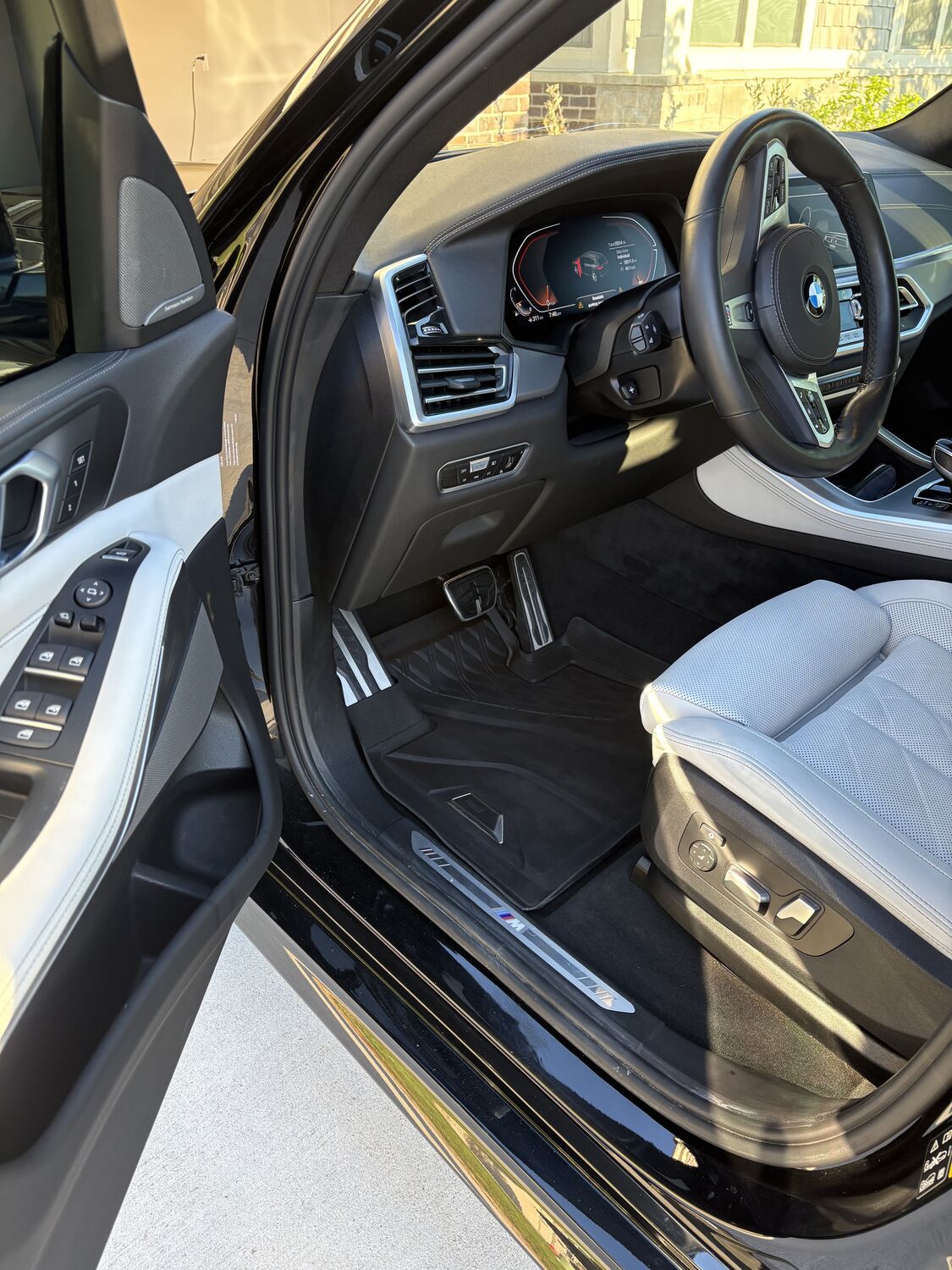 Detail Dash detailing in Livingston County, Michigan